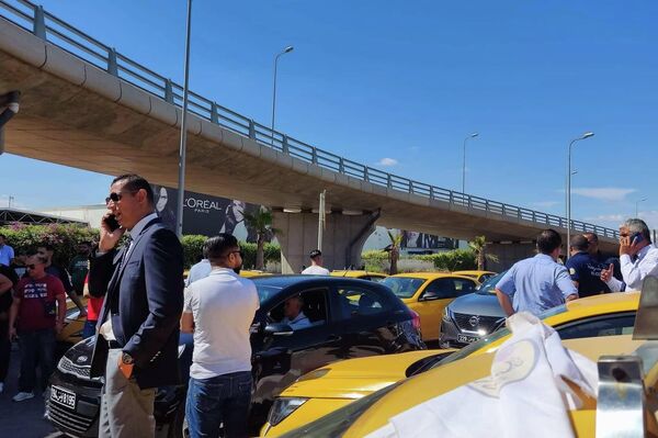 إضراب سائقي سيارات الأجرة في تونس احتجاجا على رفع أسعار المحروقات - سبوتنيك عربي