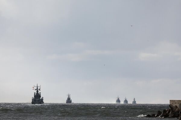سفن أسطول البلطيق خلال تدريبات استراتيجية في ميناء بالتيسك العسكري، 21 سبتمبر 2022 - سبوتنيك عربي