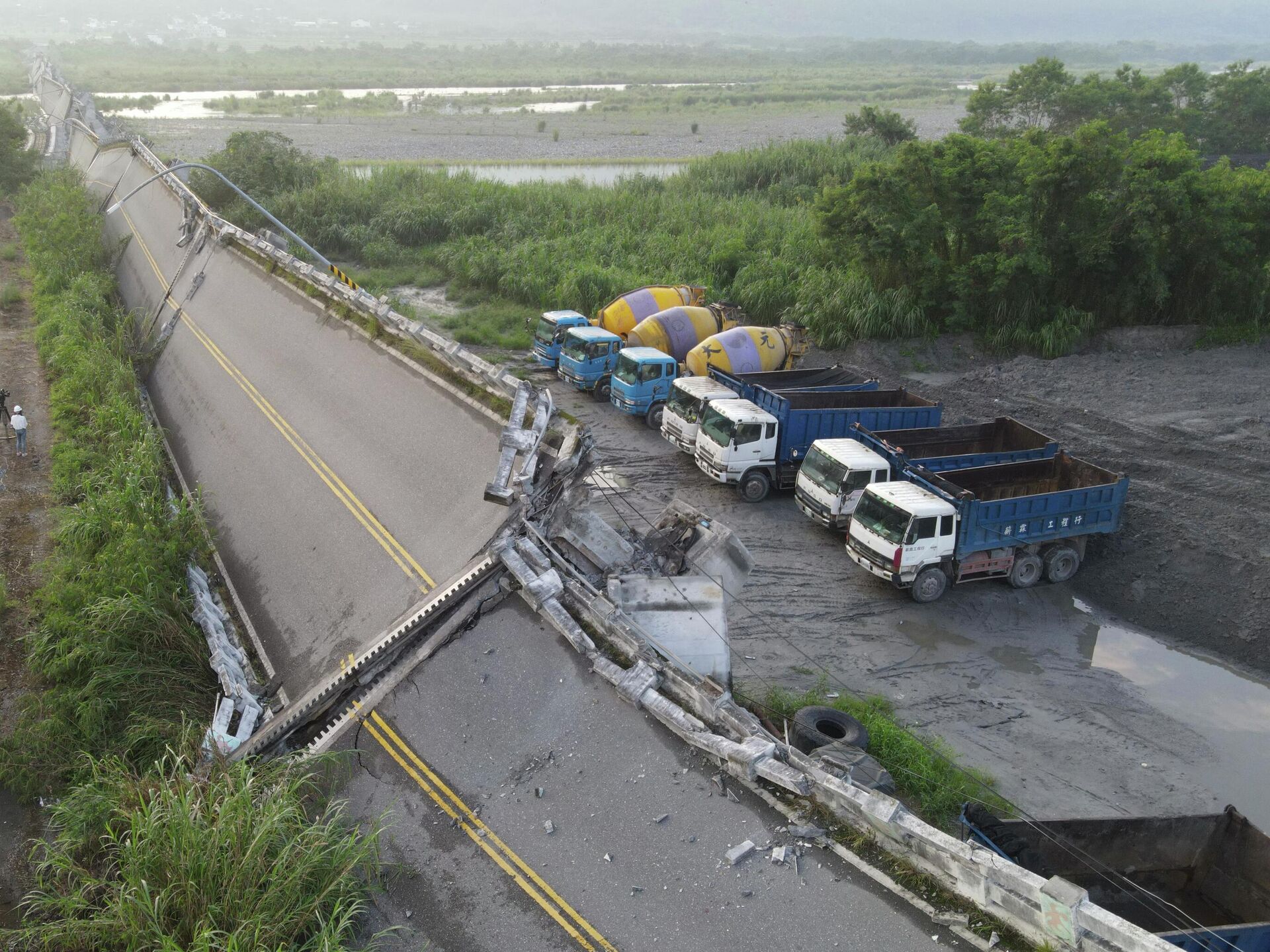 Землетрясение 2022 году. Обрушение моста. Мост в Китае. Мост обрушился.