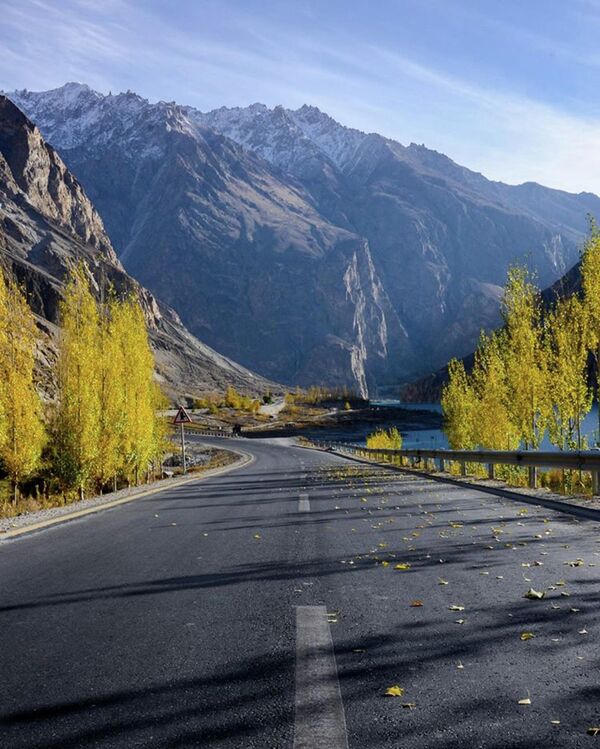 Каракорумское шоссе на границе Пакистана и Китая  - سبوتنيك عربي