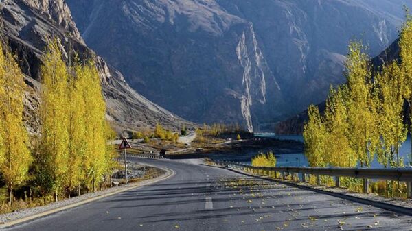 Каракорумское шоссе на границе Пакистана и Китая  - سبوتنيك عربي