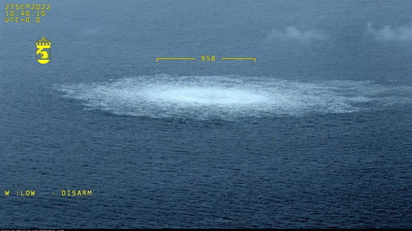 في هذه الصورة التي قدمها خفر السواحل السويدي، تسرب الغاز في بحر البلطيق من نورد ستريم تم تصويره من طائرة خفر السواحل يوم 27 سبتمبر 2022 - سبوتنيك عربي