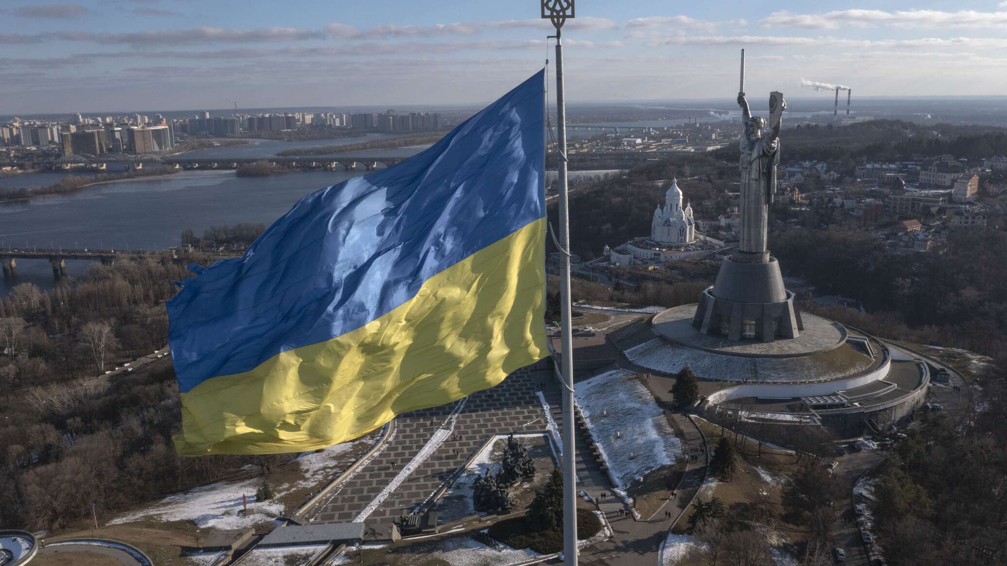 خبير: الولايات المتحدة ليست مهتمة بالبقاء عالقة في أوكرانيا لفترة طويلة