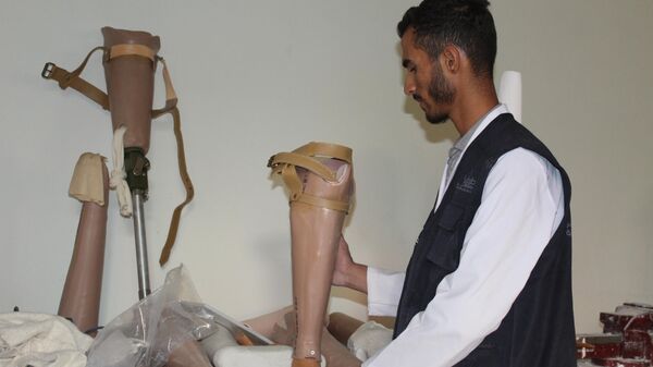 المئات من ضحايا الحرب في سوريا يعاودون السير على أقدامهم بـ (أرجل هندية) - سبوتنيك عربي