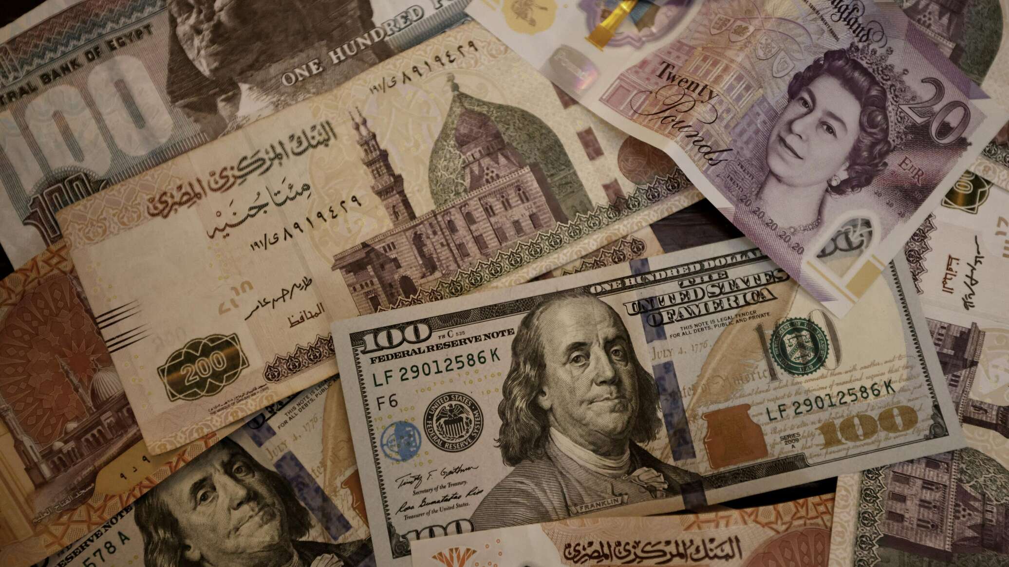 خبيرة اقتصادية توضح لـ"سبوتنيك": مقدار التخفيض المحتمل للجنيه المصري أمام الدولار في الأيام القادمة