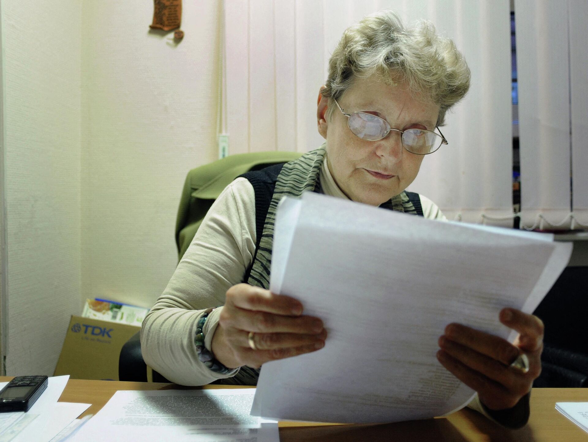  ناشطة روسية في مجال حقوق الإنسان، بمؤسسة منظمة ميموريال سفيتلانا غانوشكينا في شقتها في موسكو، 03 أكتوبر 2011 - سبوتنيك عربي, 1920, 07.10.2022