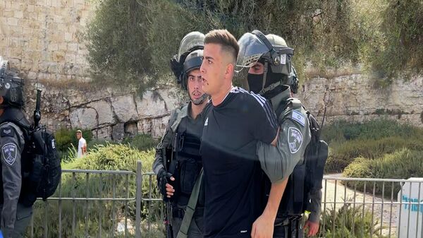 القوات الإسرائيلية تقمع فعالية لإحياء ذكرى المولد النبوي في القدس وتعتقل 6 فلسطينيين  - سبوتنيك عربي