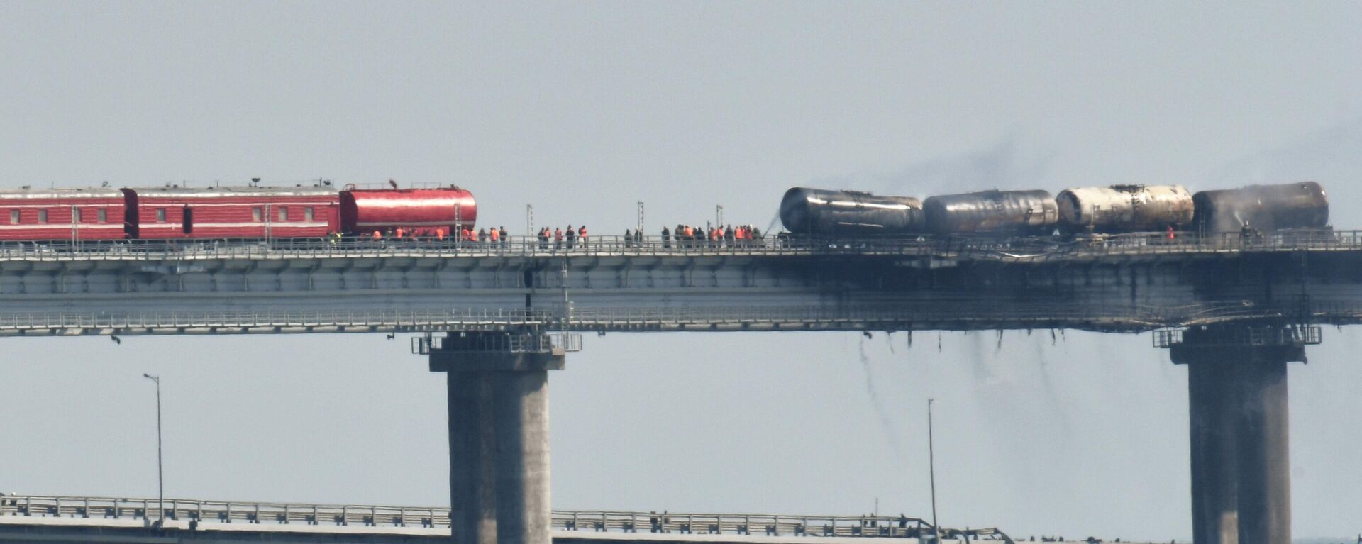 جسر القرم الروسي بعد حادث انفجار، 8 أكتوبر 2022 - سبوتنيك عربي, 1920, 19.10.2022