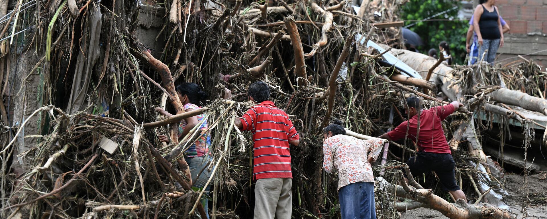 انهيارات أرضية نتيجة هطول أمطار غزيرة في لاس تيخرياس، ولاية أراغوا، فنزويلا، 9 أكتوبر 2022. - سبوتنيك عربي, 1920, 13.12.2022