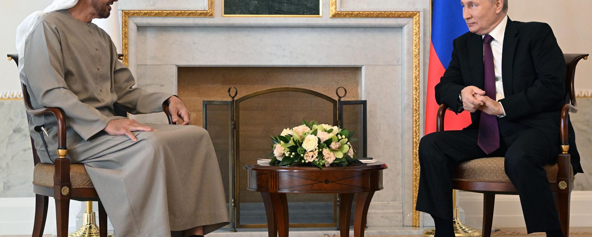 الرئيس الروسي فلاديمير بوتين يلتقي مع الرئيس الإماراتي محمد بن زايد آل نهيان، في موسكو، روسيا
 - سبوتنيك عربي, 1920, 11.10.2022
