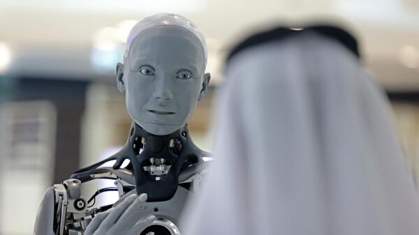 الروبوت الشبيه بالإنسان أميكا (Ameca) يرحب بالزوار في متحف دبي للمستقبل، الإمارات العربية المتحدة 11 أكتوبر 2022. - سبوتنيك عربي