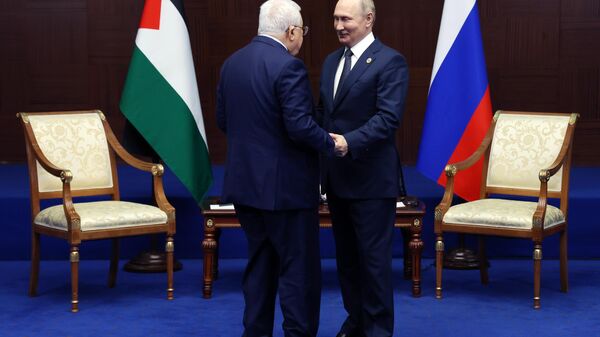 لقاء الرئيس الروسي فلاديمير بوتين بالرئيس الفلسطيني محمود عباس في أستانا - سبوتنيك عربي