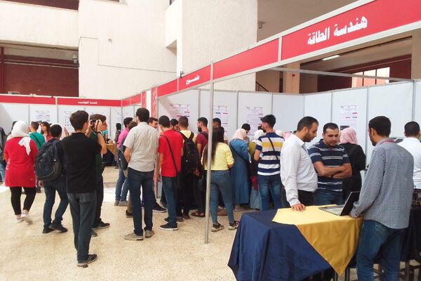 معرض الطلاب المتميزين الذي تقيمه كلية الهندسة الميكانيكية والكهربائية بجامعة دمشق تحت شعار: معاً للبناء والابتكار في موسمه الخامس للعام 2022. - سبوتنيك عربي