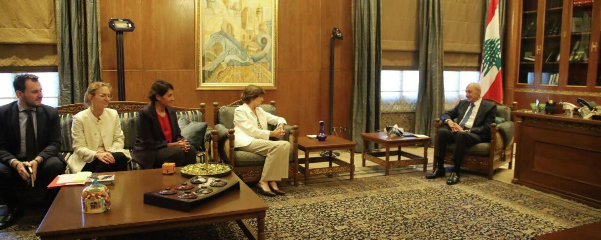 وزيرة الخارجية الفرنسية كاترين كولونا خلال اللقاء مع رئيس البرلمان اللبناني نبيه بري في بيروت، لبنان 14 أكتوبر 2022 - سبوتنيك عربي, 1920, 14.10.2022