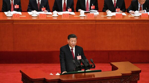 الرئيس الصيني شي جين بينغ خلال افتتاح المؤتمر العشرين للحزب الشيوعي الحاكم في الصين الأحد 16 أكتوبر 2022 - سبوتنيك عربي