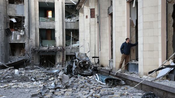 أثار قصف القوات المسلحة الأوكرانية في دونيتسك - سبوتنيك عربي