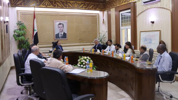 لقاء محافظ الحسكة السورية مع المدير القطري لبرنامج الأغذية العالمي في سوريا  - سبوتنيك عربي