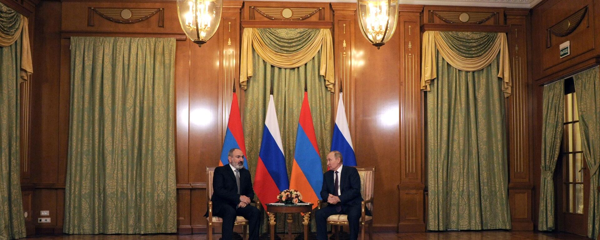 الرئيس الروسي فلاديمير بوتين يلتقي مع رئيس الوزراء الأرميني نيكول باشينيان في سوتشي، روسيا - سبوتنيك عربي, 1920, 31.10.2022