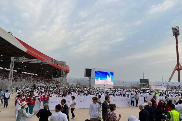 عشرات الآلاف يؤدون القداس الإلهي بحضور بابا الفاتيكان في البحرين 

 - سبوتنيك عربي