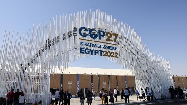 المدخل الرئيسي لمركز شرم الشيخ الدولي للمؤتمرات مقر انعقاد قمة المناخ COP27 - سبوتنيك عربي