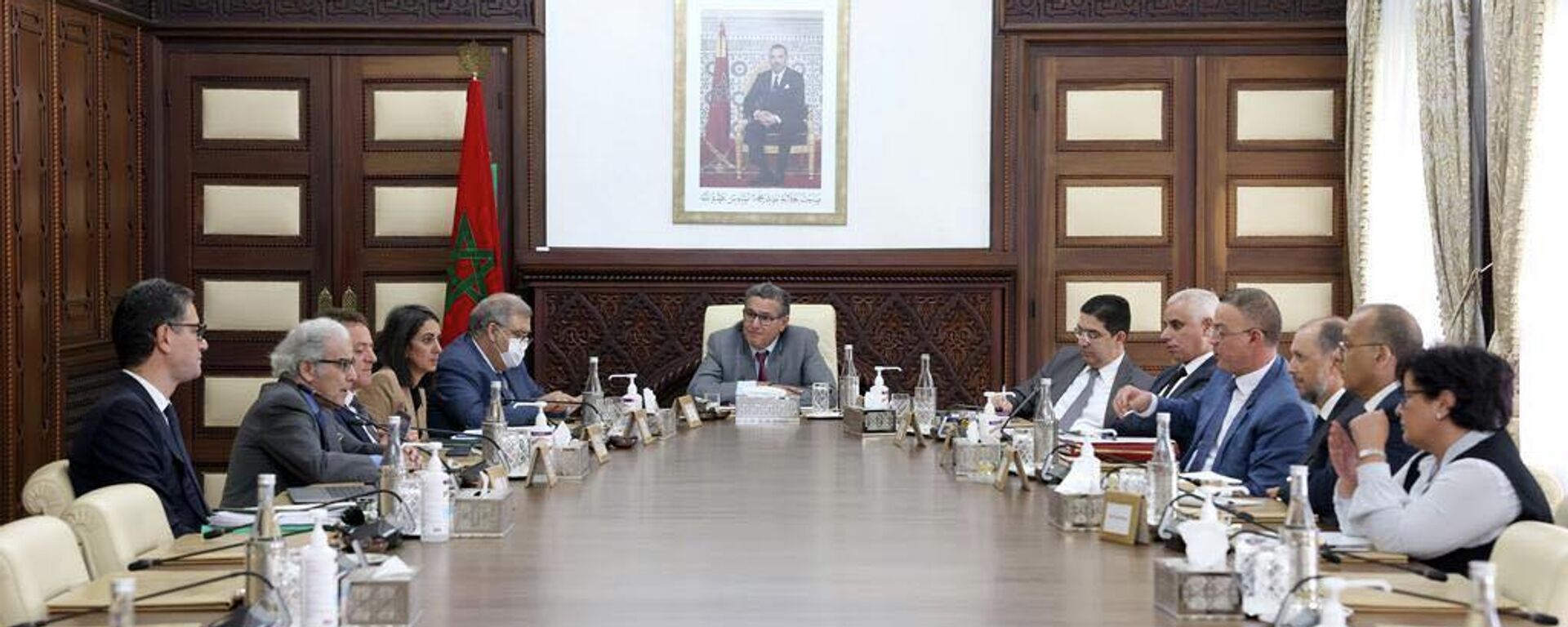 رئيس الحكومة المغربية عزيز أخنوش يجتمع بوزراء ومسؤولين - سبوتنيك عربي, 1920, 08.11.2022