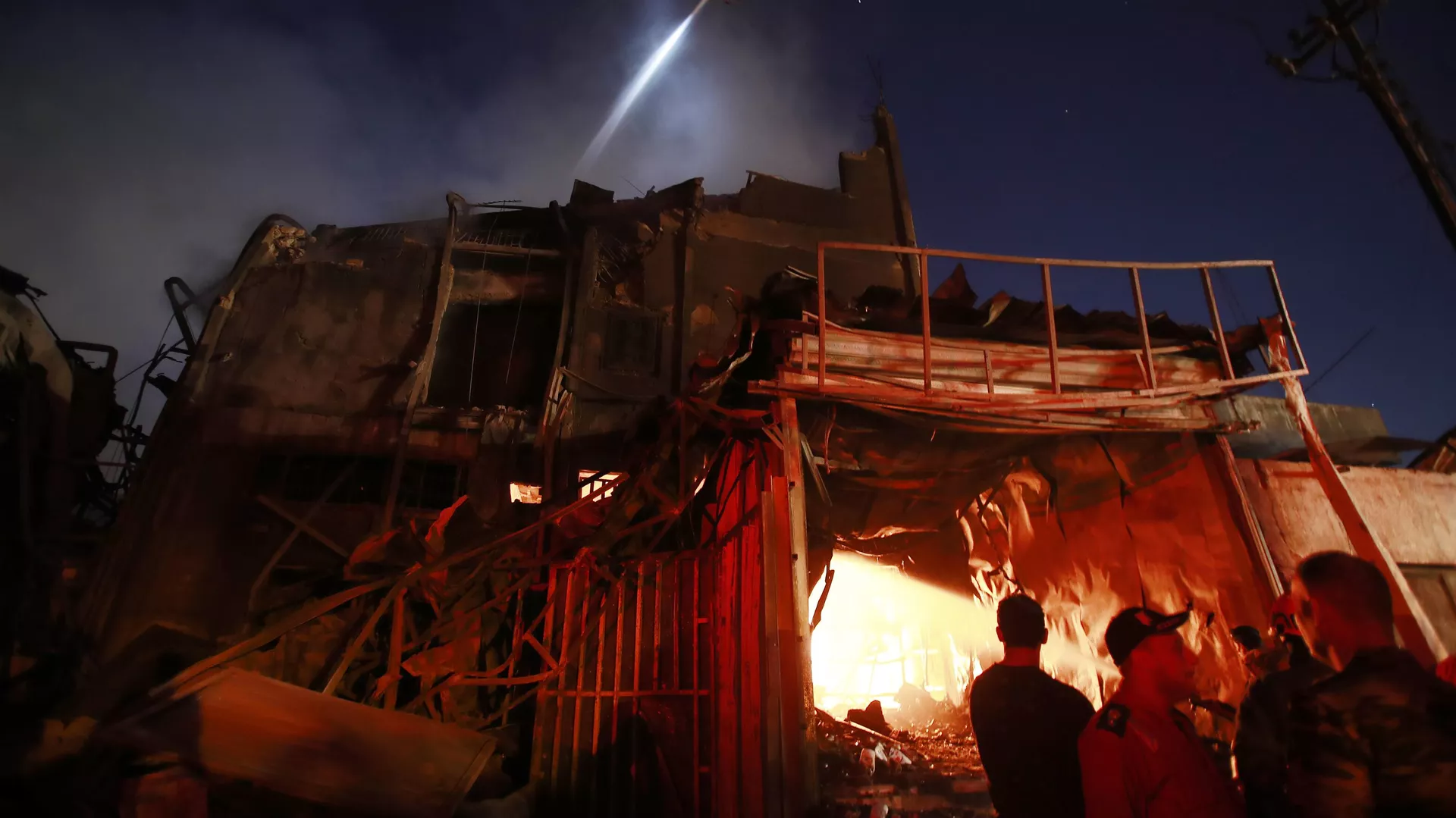 العراق.. فيديو جديد يكشف مكان نشوب حريق الحمدانية