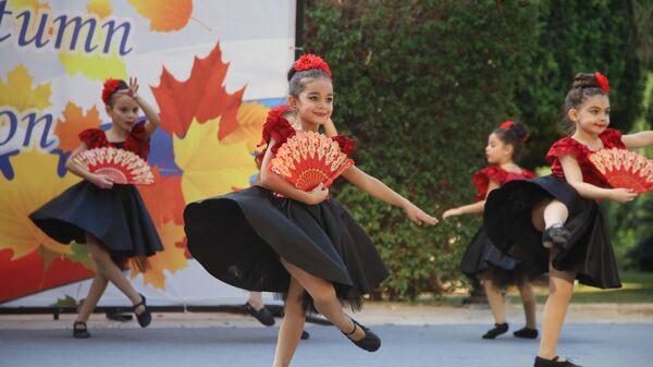 إحياء مهرجان الخريف الروسي في بيروت على وقع الموسيقى والرقصات الفلكلورية الروسية   - سبوتنيك عربي