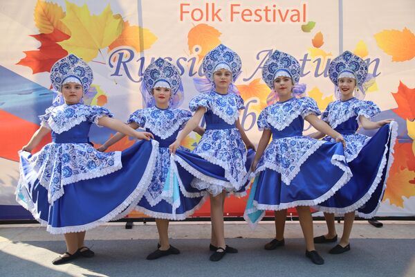 إحياء مهرجان الخريف الروسي في بيروت على وقع الموسيقى والرقصات الفلكلورية الروسية   - سبوتنيك عربي