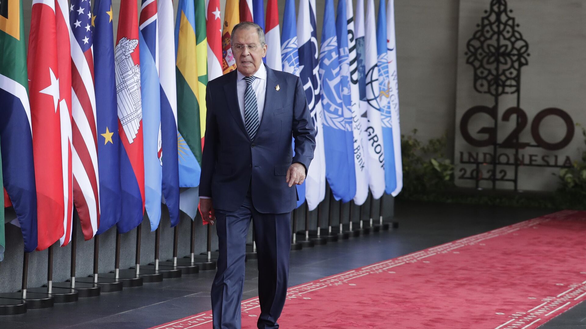 وزير الخارجية الروسي سيرغي لافروف، قمة مجموعة العشرين في بالي، إندونيسيا 15 نوفمبر 2022 - سبوتنيك عربي, 1920, 24.11.2022