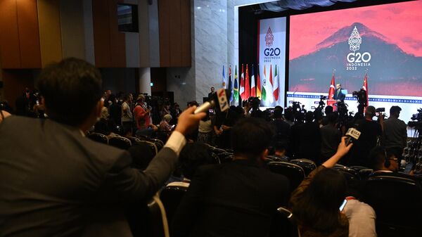 الرئيس التركي رجب طيب أردوغان يتحدث في مؤتمر صحفي خلال قمة مجموعة العشرين في بالي. يُعقد الاجتماع السابع عشر لرؤساء دول مجموعة العشرين (G20) في جزيرة بالي الإندونيسية يومي 15 و 16 نوفمبر. - سبوتنيك عربي