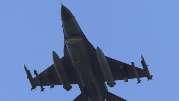 صورة أرشيفية.. الطيران الحربي التركي يهاجم أهدافا في سوريا - سبوتنيك عربي