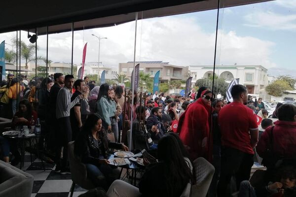 أجواء حماسية في المقاهي خلال مباراة منتخب تونس ضد نظيره الأسترالي - سبوتنيك عربي