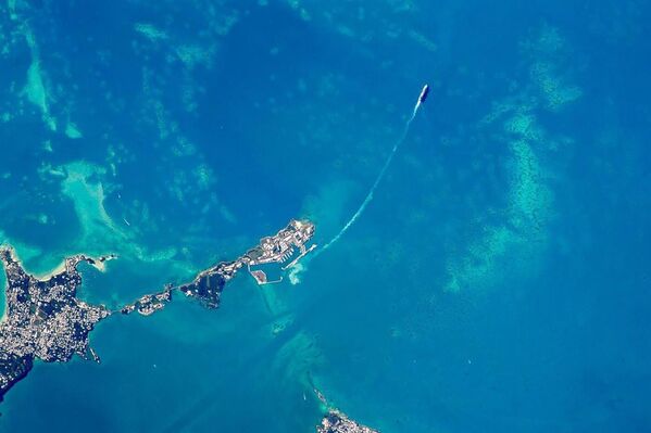 صور لجزر برمودا التقطها رائد الفضاء الروسي أوليغ أرتيمييف من محطة الفضاء الدولية. - سبوتنيك عربي