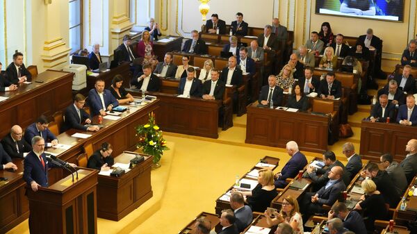 البرلمان التشيكي يسمح للجنود الأوكرانيين بالبقاء في البلاد للتدريب  - سبوتنيك عربي