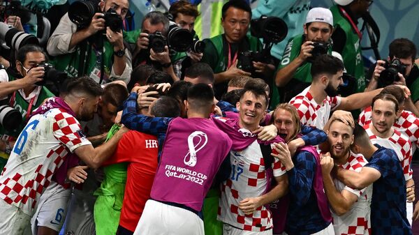 كرواتيا تتأهل للدور ربع النهائي في كأس العالم 2022 بفوزها على اليابان بركلات الترجيح - سبوتنيك عربي