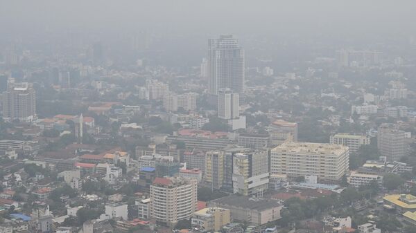 الضباب يغطي كولومبو عاصمة سريلانكا في 10 ديسمبر 2022  - سبوتنيك عربي