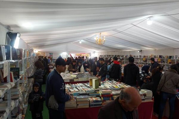 الكتب في تونس تستوطن الشوارع - سبوتنيك عربي