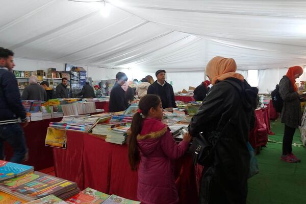 الكتب في تونس تستوطن الشوارع - سبوتنيك عربي
