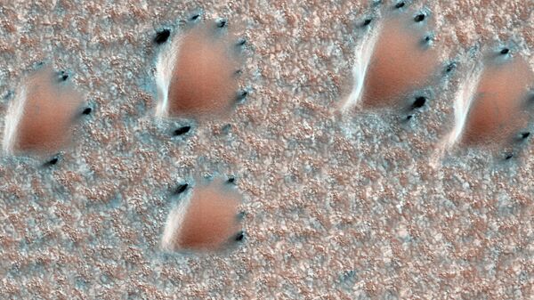 منظر للكثبان المغطاة بالجليد على كوكب المريخ - سبوتنيك عربي