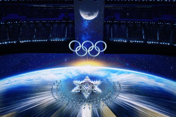 راقصون يؤدون عرضهم خلال حفل افتتاح دورة الألعاب الأولمبية الشتوية 2022 في بكين، 4 فبراير 2022. - سبوتنيك عربي