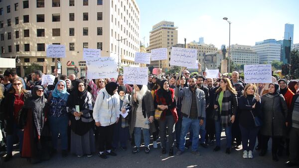 إضراب أساتذة لبنان يدخل أسبوعه الثاني وإرتفاع وتيرة الإحتجاجات لرفع الظلم وتحقيق الإنصاف وإنقاذ مصير الطلاب - سبوتنيك عربي