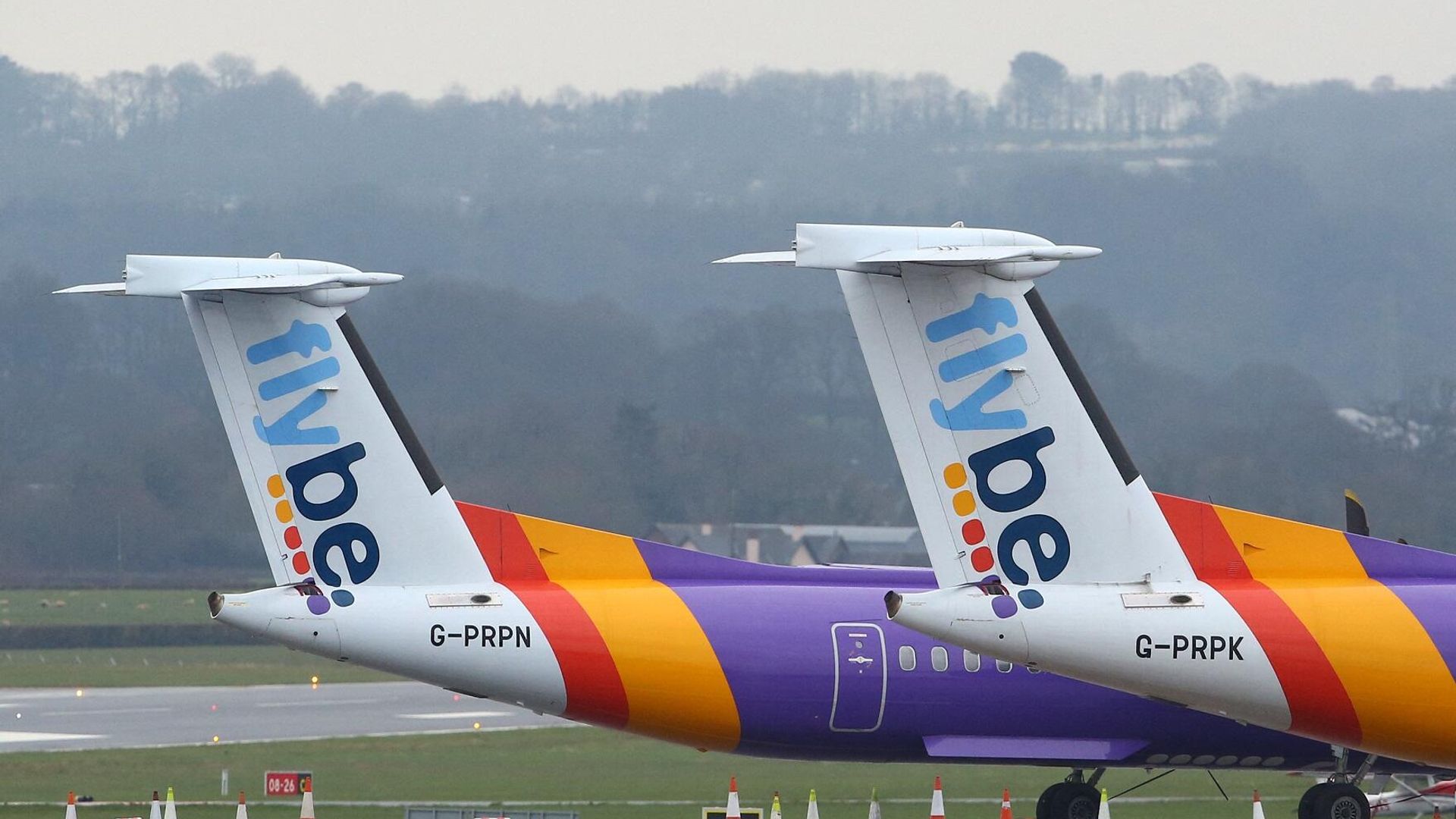 أكبر شركة طيران أوروبية تعلن إفلاسها: «Flybe» سرحت 277 موظفا 