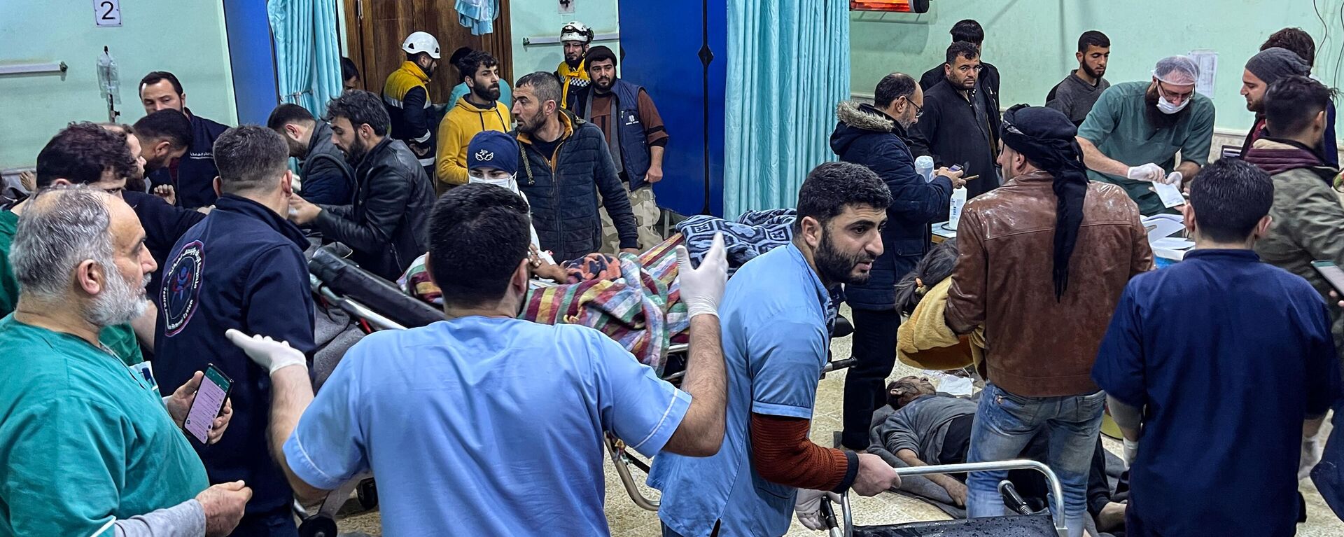 ضحايا زلزال تركيا المدمر في ريف إدلب في سوريا، الاثنين، 6 فبراير 2023 - سبوتنيك عربي, 1920, 06.02.2023