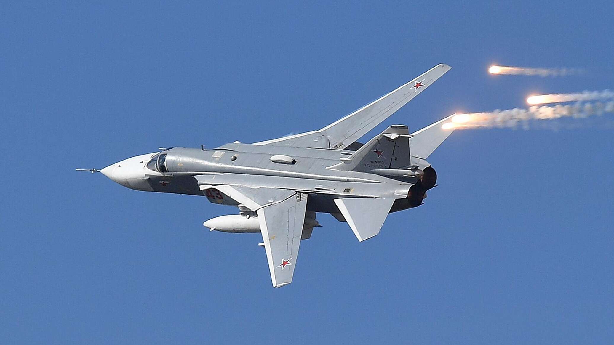 طائرات عملياتية تكتيكية روسية تضرب مركز مراقبة للمسيرات الأوكرانية