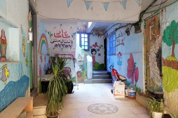 مدخل دار ظاظا لاستضافة أهالي مرضى السرطان القادمين من خارج القاهرة لعلاج أبنائهم في مستشفى 57357 المتخصصة في علاج سرطان الأطفال بالقاهرة - سبوتنيك عربي