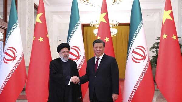 الرئيس الصيني شي جين بينغ يستقبل الرئيس الإيراني إبراهيم رئيسي في بكين - سبوتنيك عربي