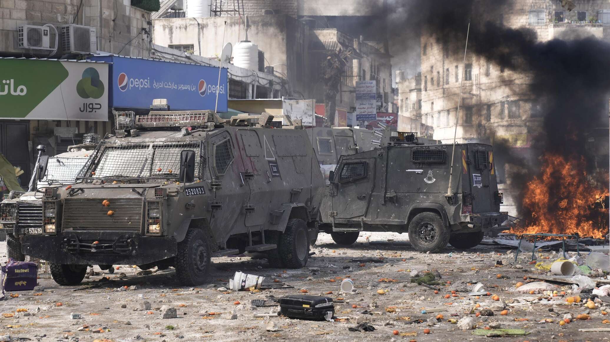 مواجهات عنيفة بين فلسطينيين وقوات إسرائيلية اقتحمت مدينة جنين ومناطق أخرى بالضفة الغربية