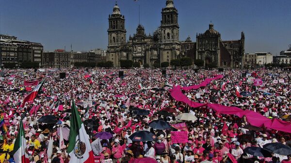 المكسيك.. مئات الآلف يحتجون ضد تمرير مقترح رئاسي لإصلاح النظام الانتخابي  - سبوتنيك عربي