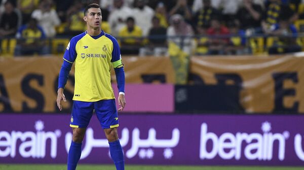 كريستيانو رونالدو مرتديا قميص نادي النصر السعودي - سبوتنيك عربي