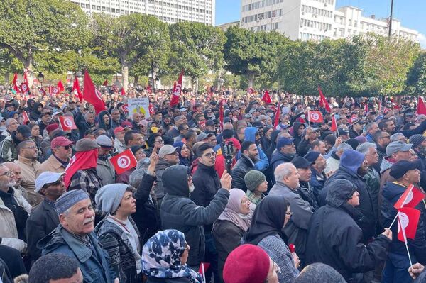  جبهة الخلاص الوطني تتظاهر في العاصمة التونسية تنديدا بالاعتقالات الأخيرة - سبوتنيك عربي